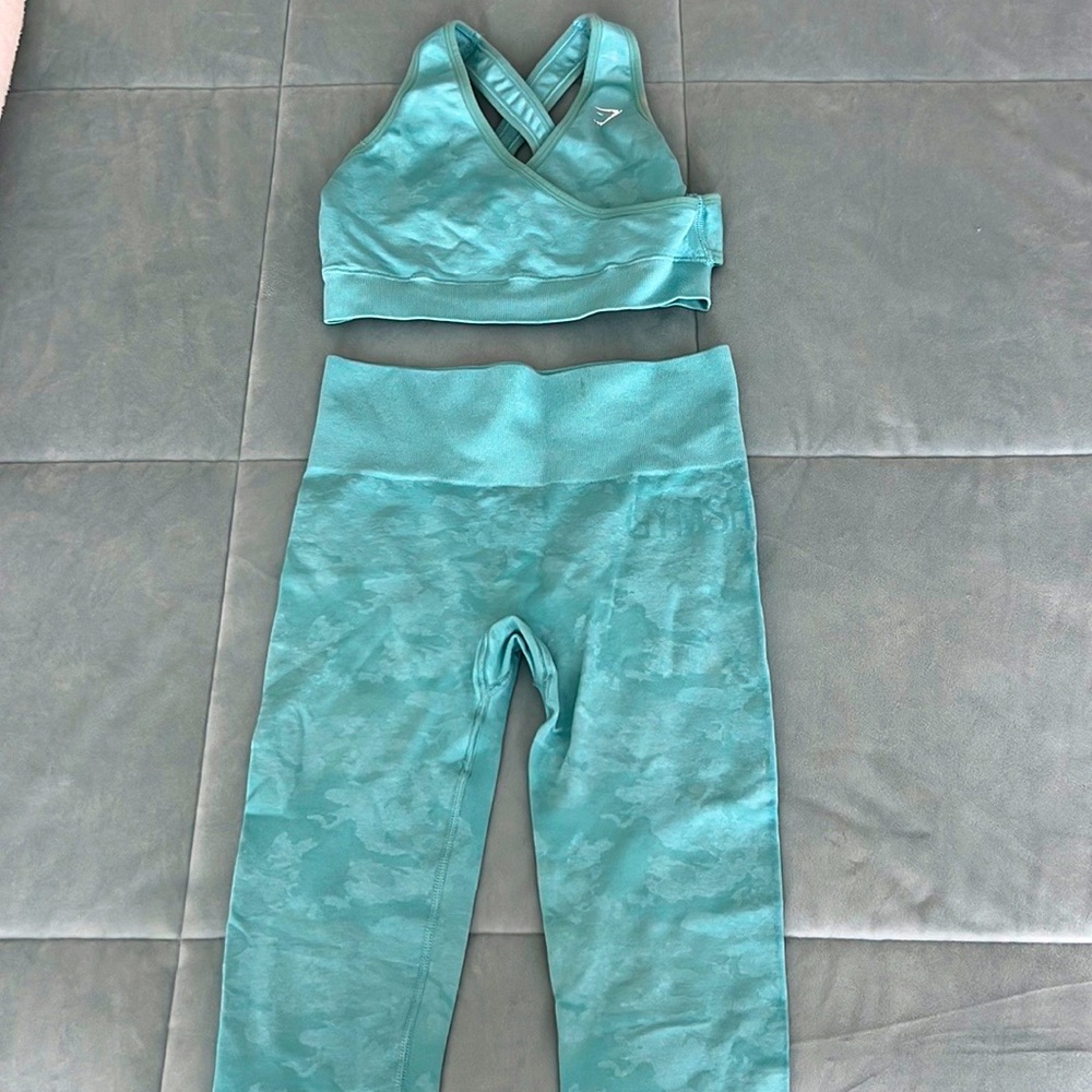 Gymshark - Small Blue Camo Racerback Sports Bra